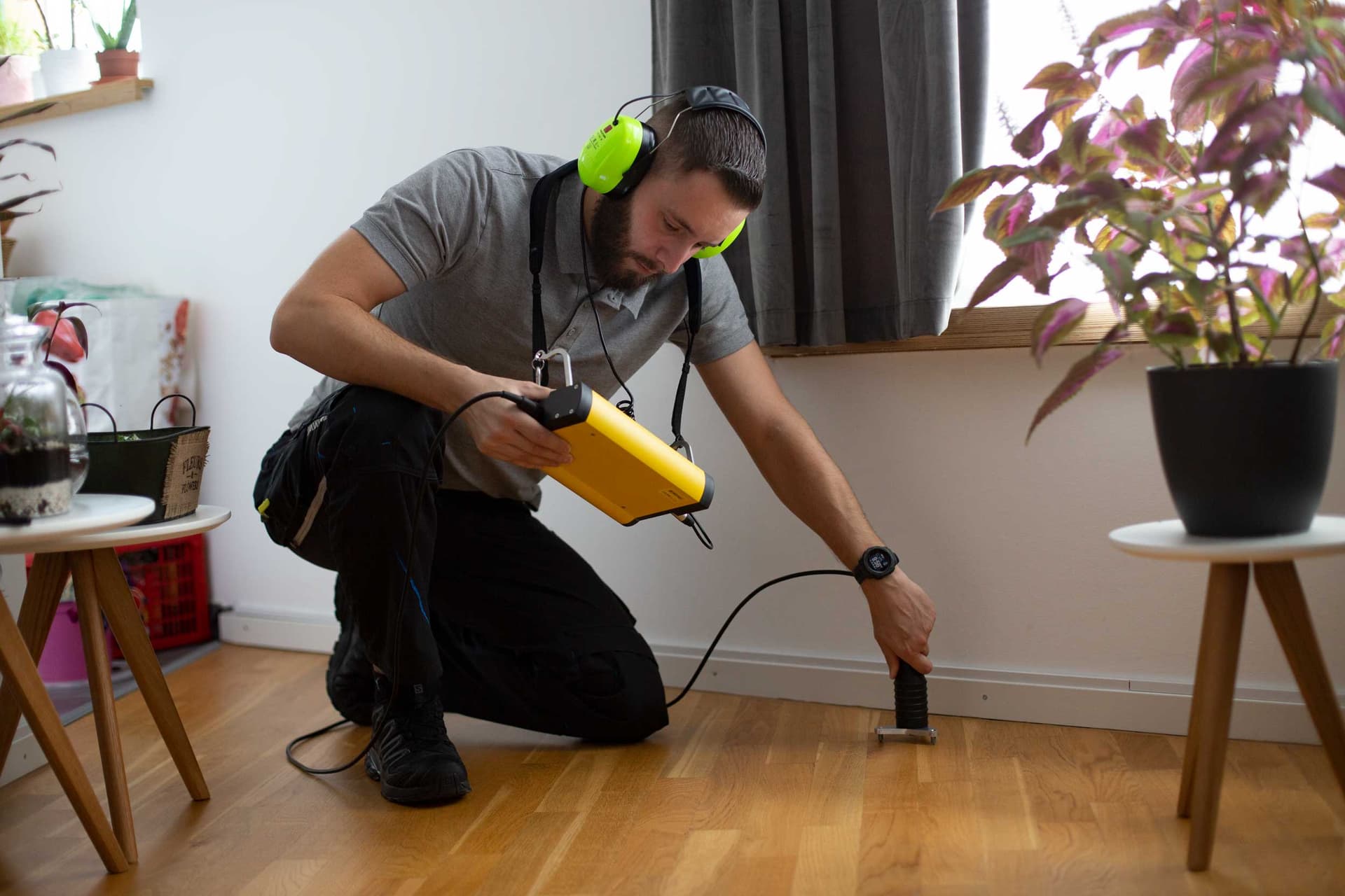 Akustische Leckortung auf Holzboden